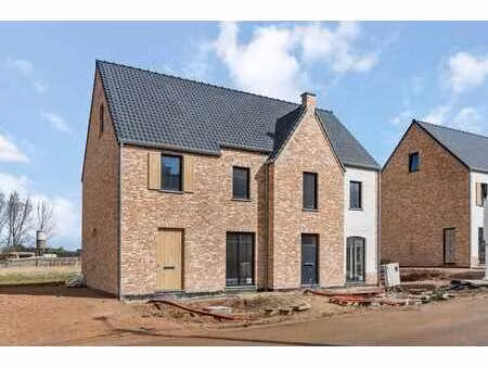 stijlvolle tijdloze 3 of 4 slpk nieuwbouw woning op 3a45ca