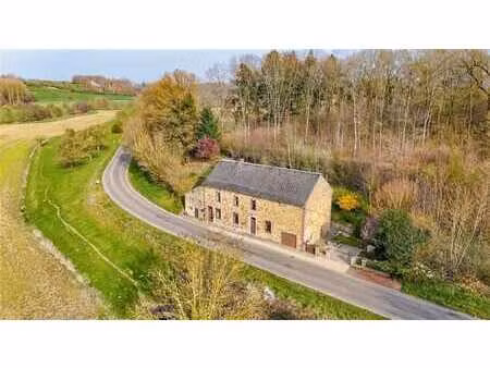 charmante maison à énorme potentiel d'aménagement !