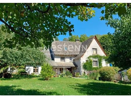 a vendre à marmanhac  sur terrain d'environ 4000 m²  maison de type 6 d'une surface de 157