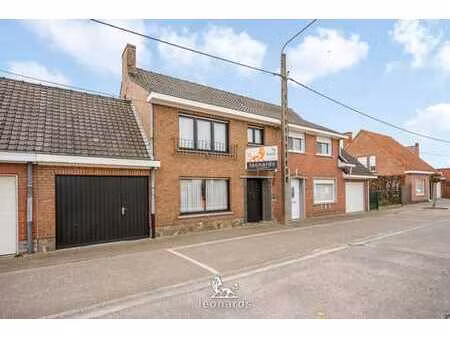 maison spacieuse avec un jardin magnifique à ooigem