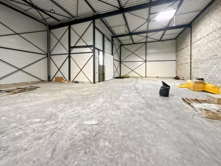 location local commercial