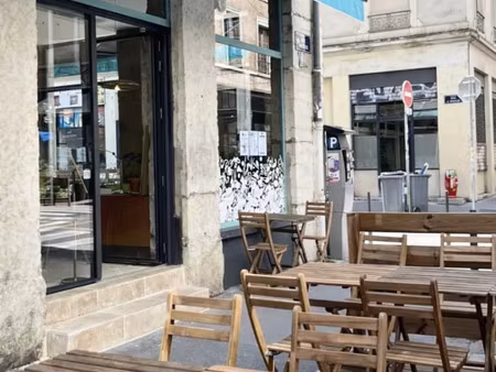 vente divers 122 m² lyon 7 (69007)