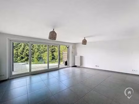 joli studio 1 chambre à louer à ciney sous option