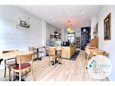 surface commerciale (100m2) avec terrasse et jardin