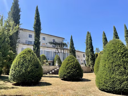 élégante propriété charentaise d'env. 600m2 avec son parc in