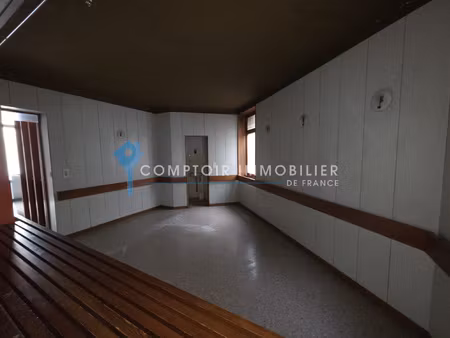 centre ville vauvert. local professionnel 107 m2 6 pieces