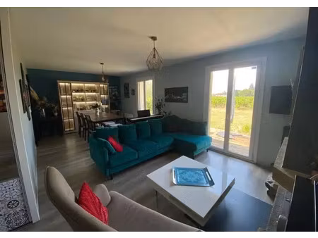 location maison à la lande-de-fronsac (33240) : à louer / 104m² la lande-de-fronsac