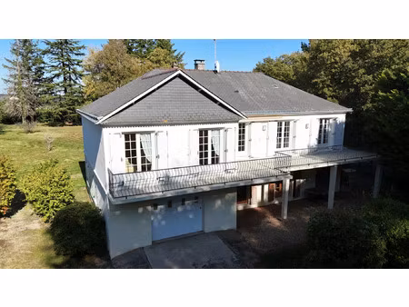 vente maison à noyant-la-gravoyère (49520) : à vendre / 194m² noyant-la-gravoyère