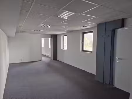 bureau à louer floreffe  75 m² dans immeuble de bureau