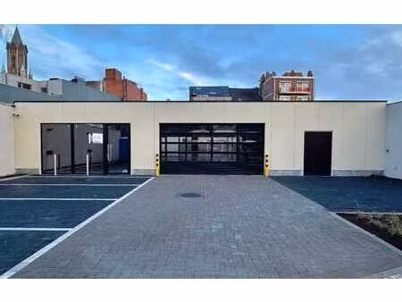 local commercial à louer dans le centre de wetteren.