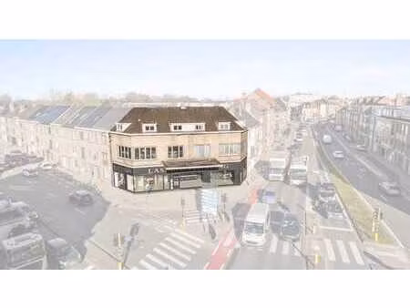 grand local commercial à gand