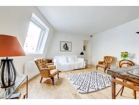 paris 8ème - miromesnil/ metro villiers : 3 pieces dernier etage