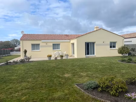 vente maison à apremont (85220) : à vendre / 117m² apremont