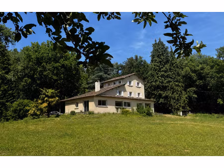 grande maison familiale de 305 m2 sur 3 hectares
