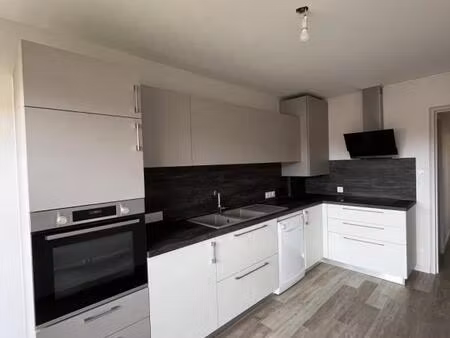 résidence les elfes- très bel f3 rénové avec balcon et garage