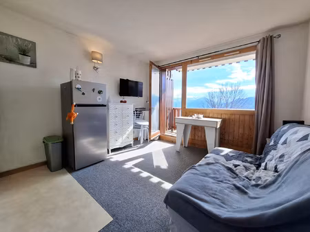 studio de 22 m2 avec terrasse et belle vue