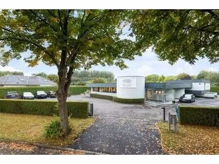 multifunctioneel pand in casco toestand op toplocatie te aal