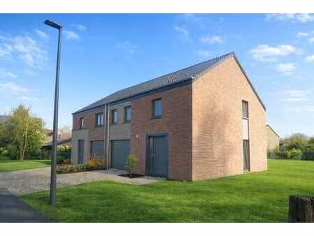 ? charmante maison 3 façades récente à haversin (ciney)