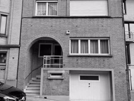 maison bel-étage avec jadin et garage