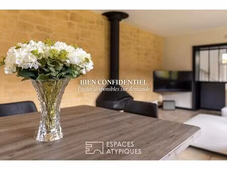 maison seventies rénovée avec piscine et jardin