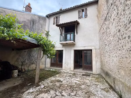 vente maison 6 pièces 136 m² lussac-les-châteaux (86320)