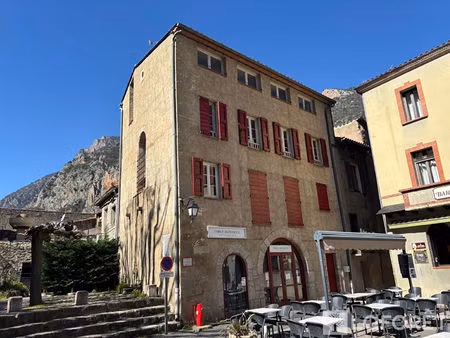 immeuble villefranche de conflent 6 pièce(s) 252 m2