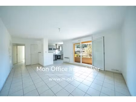 référence : 6481-pel. - appartement 3 pièces  la roque d'anthéron