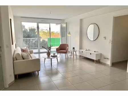 appartement t4 + balcon + parking