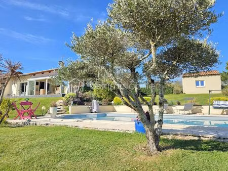 maison aubiac 152 m² - garage- piscine-veranda- jardin 4800 m²