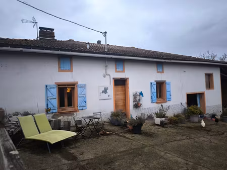 secteur salvagnac corps de ferme à rénover avec dépendances et terrain de 3 ha