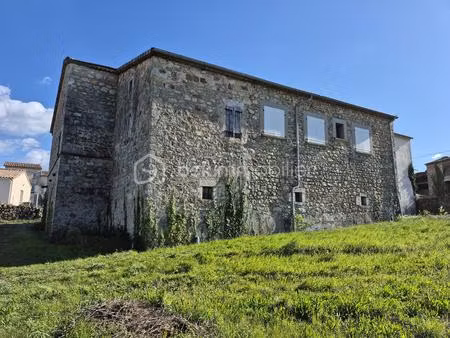 maison de 400 m² à lachapelle-sous-aubenas