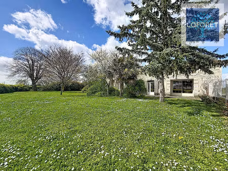 maison en pierre au calme avec terrain arboré
