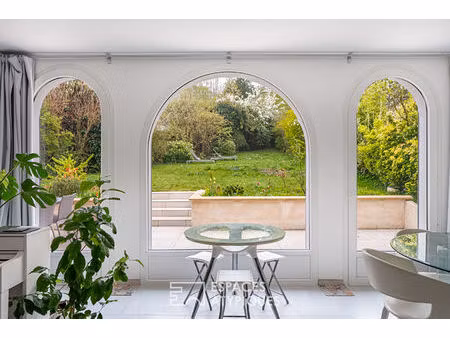 cocon de verdure et lumière à l'etang la ville à 5 min de la gare