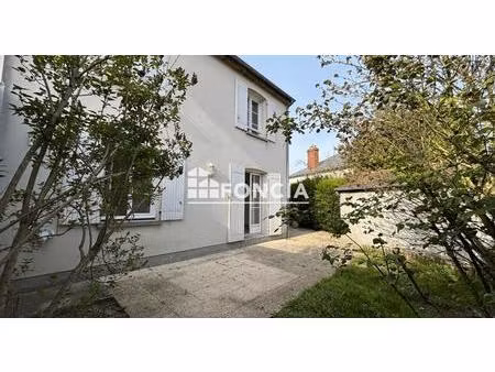 quartier saint marc - limite orleans - maison récente avec jardin