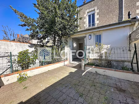 thouars - location maison de ville avec extérieur