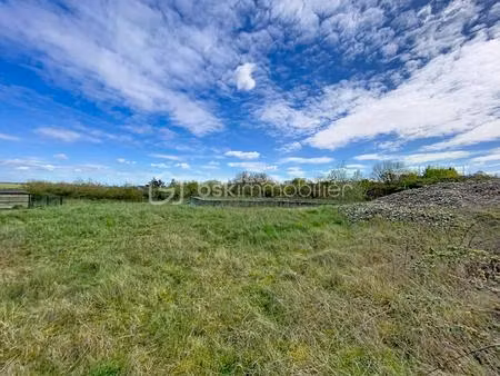 terrain de 2 046 m² à charny