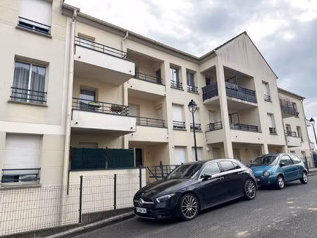 marly la ville  studio de 36m2 habitable avec balcon et par