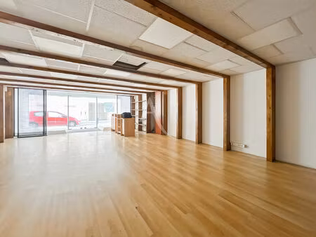 local commercial 78 m² avec réserve et entre-sol de 30 m² ? emplacement central à challans