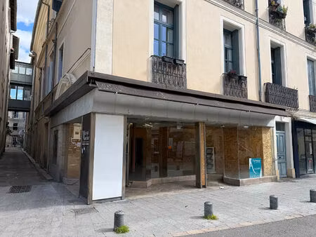 location local commercial  120.00m²  nîmes