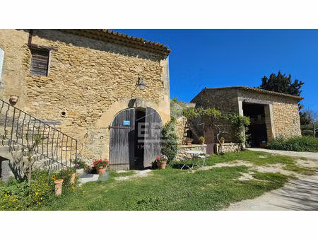 lambesc   corps de ferme avec fort potentiel sur 7 700 m² de terrain