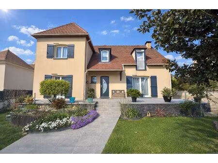 maison 4 chambres jardin et piscine