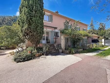 maison familiale de 160 m² au calme à tourette-levens