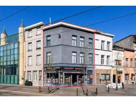 local commercial idéalement situé