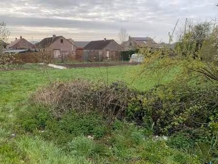 terrain 25a 31ca en retrait