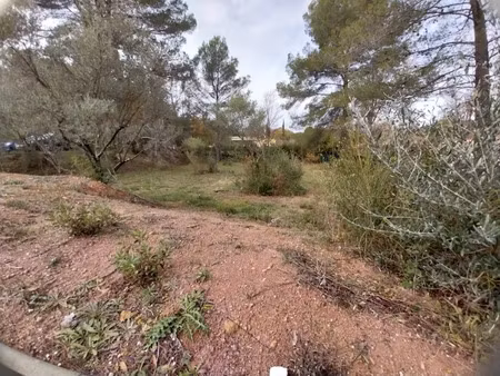 vente terrain 1037 m² à salernes (83690)  125 000 €