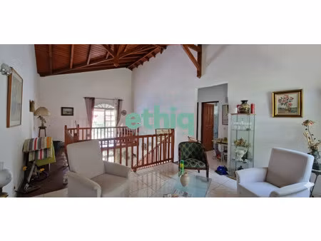 gourbeyre - ensemble immobilier haut rendement - maison + 2 appa