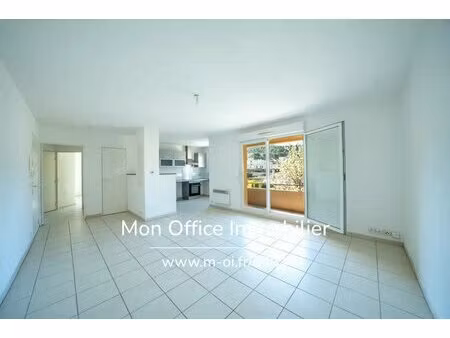 référence : 6481-pel. - appartement 3 pièces avec balcon et box fermé - la roque...