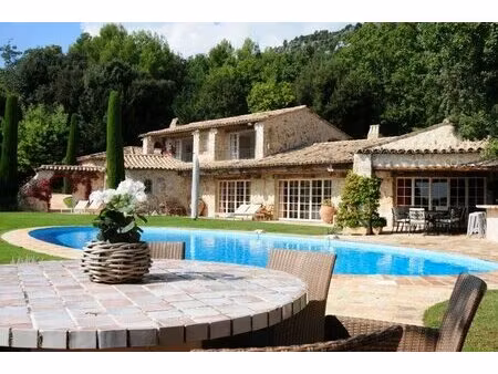 tourrettes sur loup  a vendre - 6 chambres  terrain de tennis et vue mer panoramique