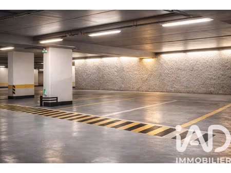 vente parking undefined m²