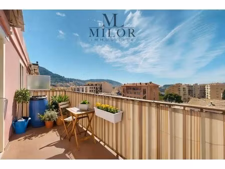 4 pieces - dernier etage - lumineux